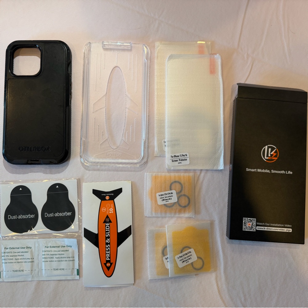 OtterBox Black and Clear Phone Case Set